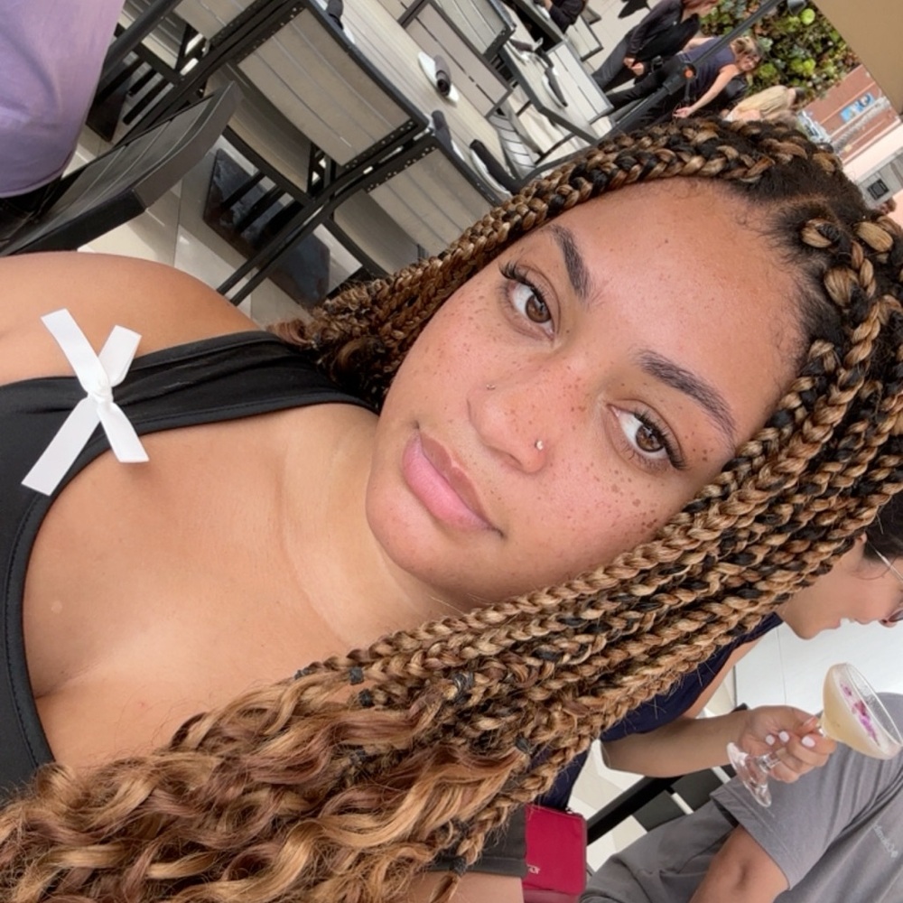 Meet your Posher, Hailey